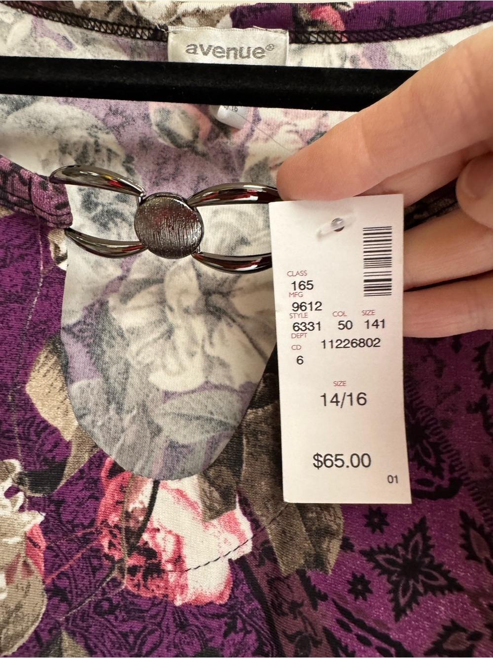 Avenue Floral Print Maxi Dress - Picture 4 of 9